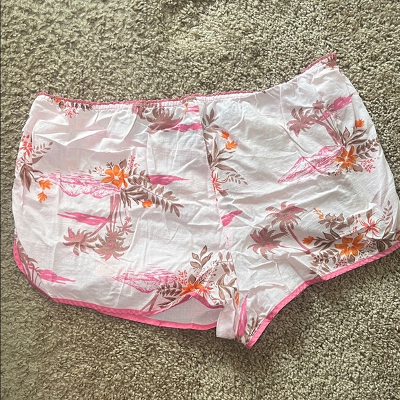 Floral Print Shorts with Pink Trim - Picture 6 of 6